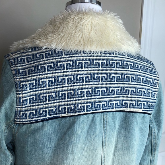 Free People Distressed Denim & Sherpa Jacket Size Small - Picture 5 of 13